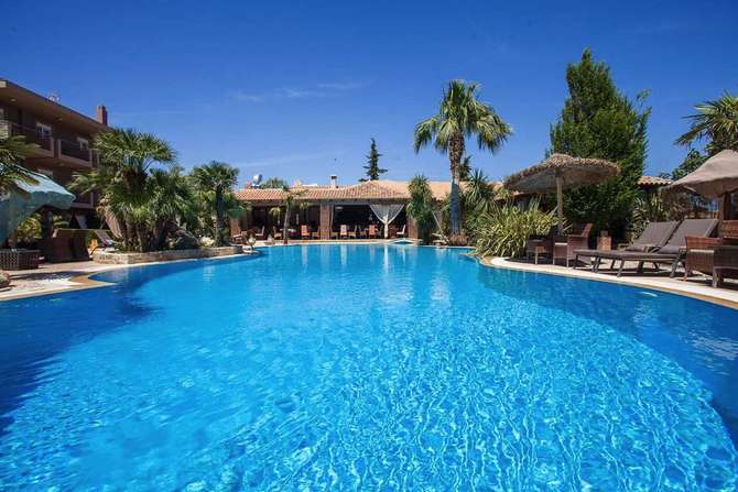 vakantie-naar-Achtis Boutique Hotel-mei 2025