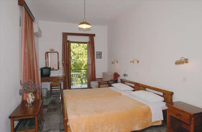 vakantie-naar-Adonis Aparthotel-mei 2025