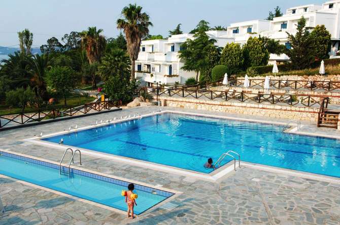 vakantie-naar-Agionissi Resort-mei 2025
