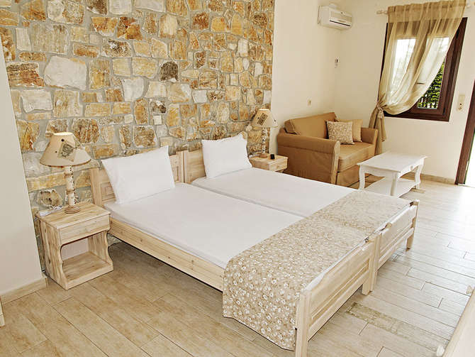 vakantie-naar-Agorastos Hotel Taverna-mei 2025