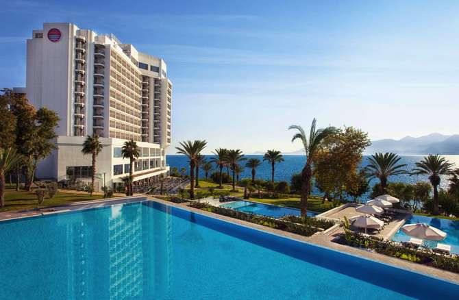 vakantie-naar-Akra Hotel-juli 2025