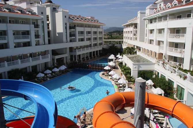 vakantie-naar-Alba Queen Hotel-mei 2025