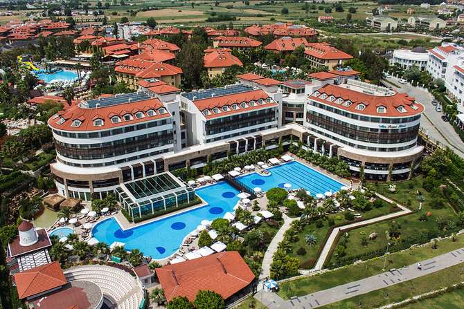 vakantie-naar-Alba Royal Hotel-mei 2025