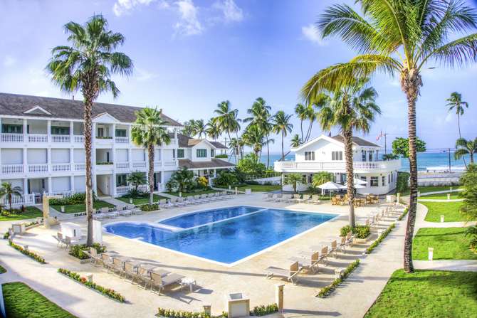 vakantie-naar-Albachiara Beachfront Hotel-mei 2025