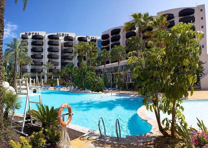 vakantie-naar-Albir Playa Hotel Spa-april 2024