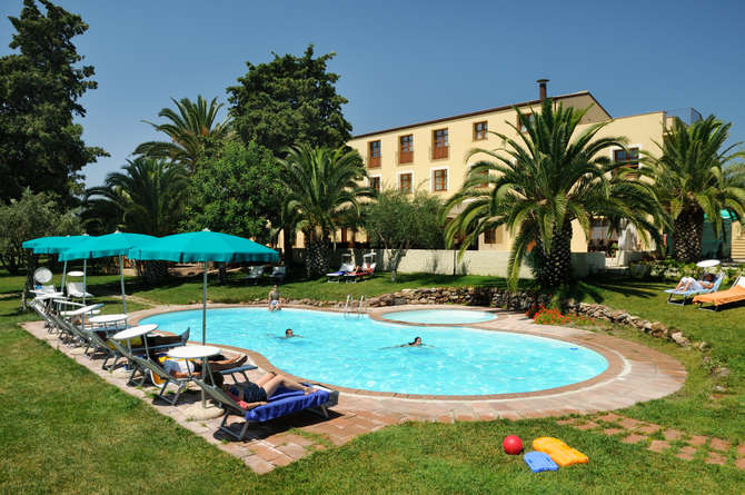 vakantie-naar-Alghero Resort Country Hotel-mei 2025