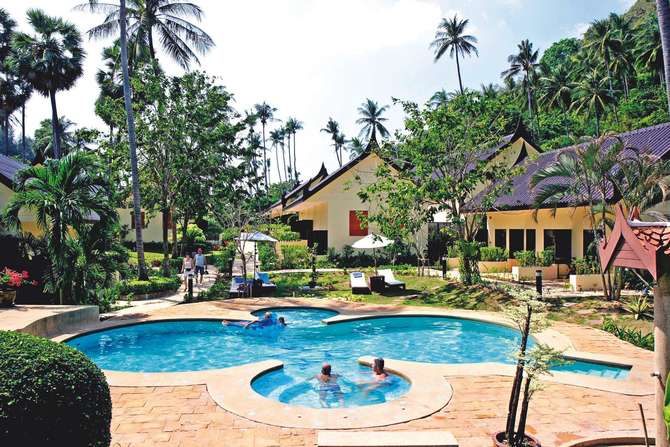 vakantie-naar-All Seasons Naiharn Phuket-mei 2025