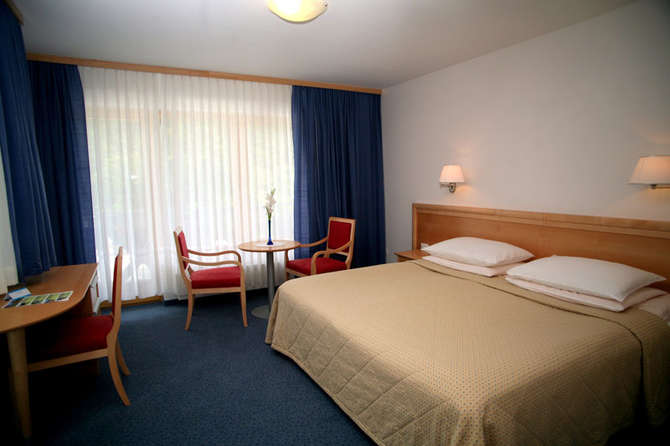 vakantie-naar-Alpinum Hotel Jezero-mei 2025