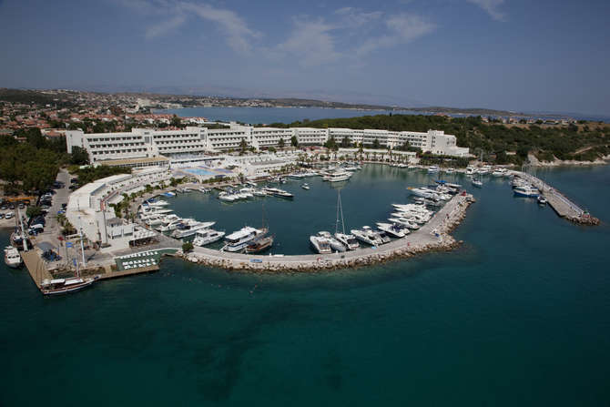 vakantie-naar-Altin Yunus Resort Thermal Hotel-mei 2025
