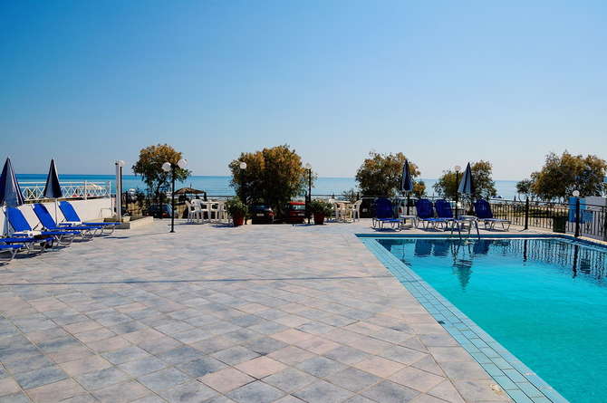 vakantie-naar-Andreolas Beach Hotel-mei 2025