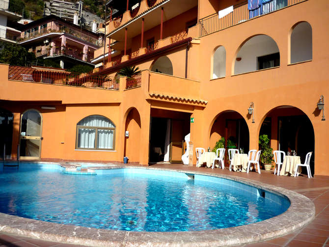 vakantie-naar-Andromaco Palace Hotel-mei 2025