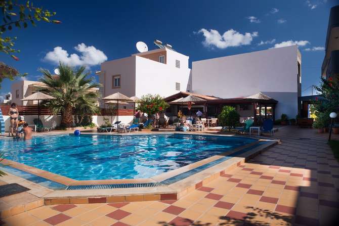 vakantie-naar-Anthoula Village Hotel-mei 2025