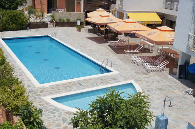 vakantie-naar-Antonis G Hotel-mei 2025