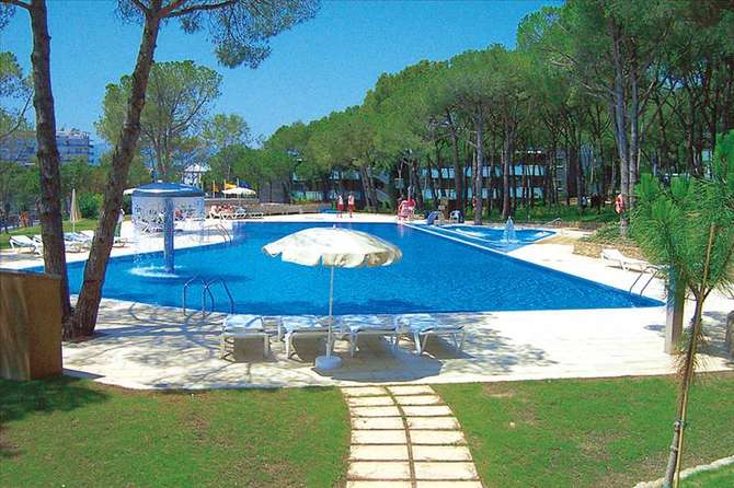 vakantie-naar-Aparthotel Ciutat De Palol-mei 2025
