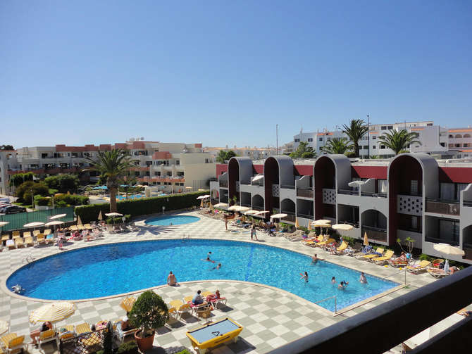 vakantie-naar-Aparthotel Oura Praia-mei 2025