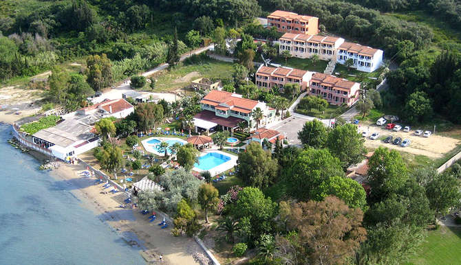vakantie-naar-Aparthotel Robolla Beach-mei 2025