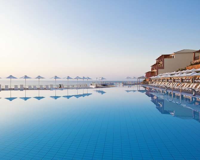 vakantie-naar-Apostolata Island Resort Spa-mei 2025