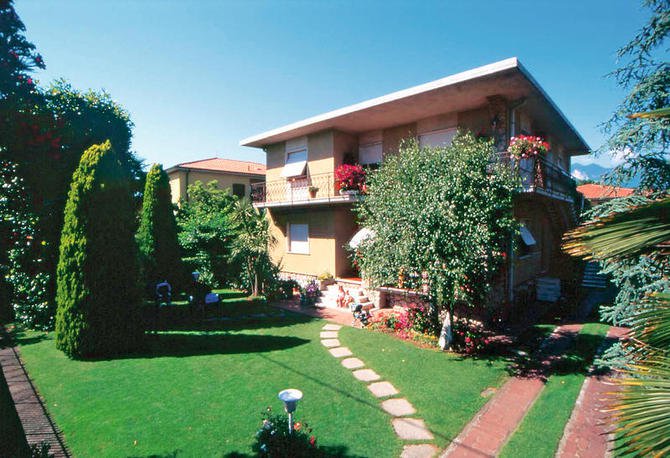 vakantie-naar-Appartementen Marina Di Massa-mei 2024