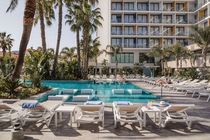 vakantie-naar-Aqua Hotel Silhouette Spa-mei 2025