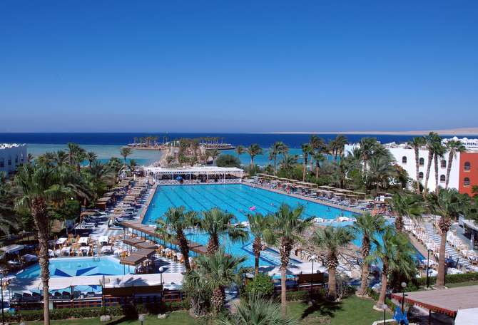 vakantie-naar-Arabia Azur Beach Resort-mei 2025