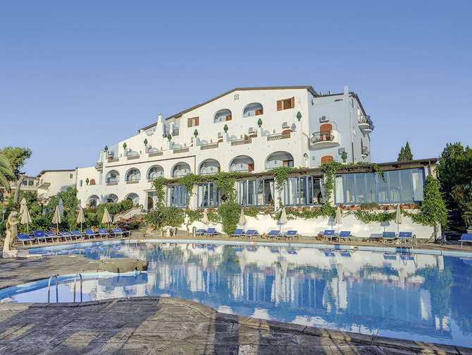 vakantie-naar-Arathena Rocks Hotel-mei 2025