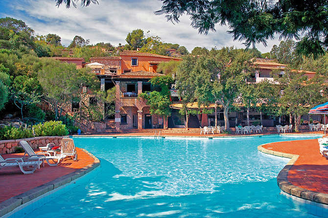 vakantie-naar-Arbatax Park Resort Borgo Cala Moresca-mei 2025