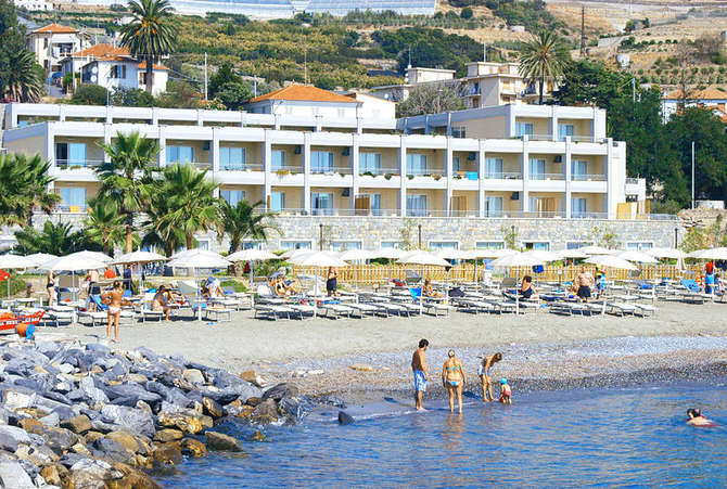 vakantie-naar-Aregai Marina Hotel Residence-mei 2024