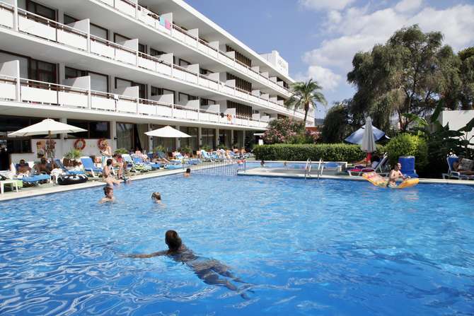 vakantie-naar-Arenal Hotel-juni 2025