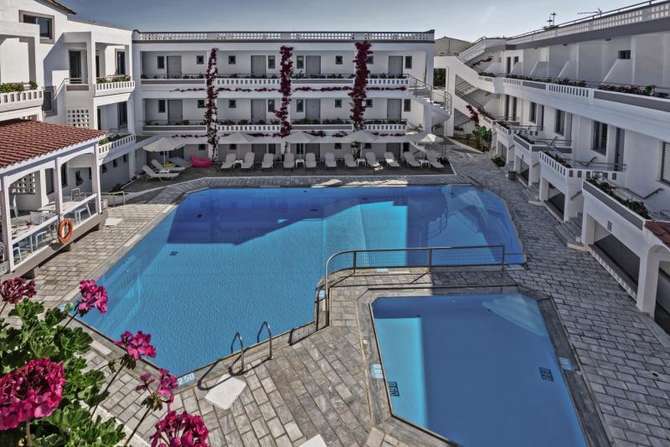 vakantie-naar-Ariadne Hotel-mei 2025