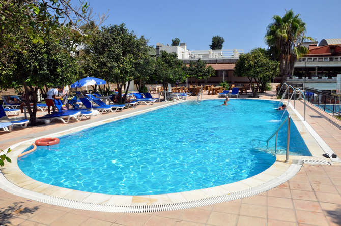 vakantie-naar-Armas Gul Beach Hotel-mei 2025