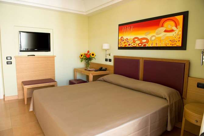 vakantie-naar-Artemis Hotel-mei 2025