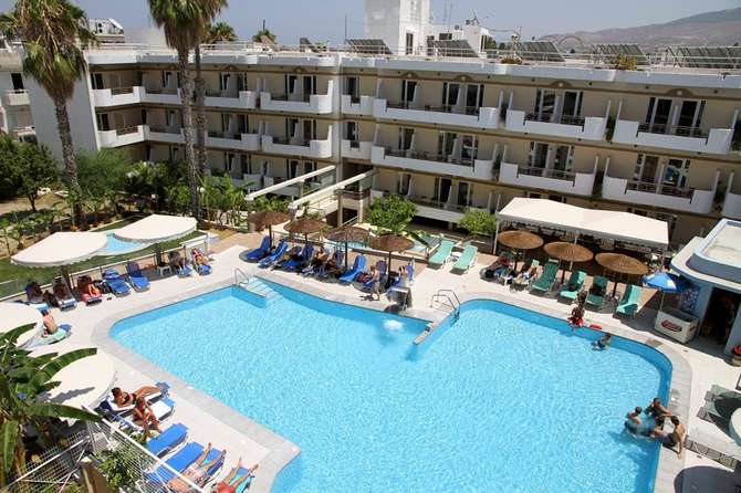 vakantie-naar-Astron Hotel-mei 2025