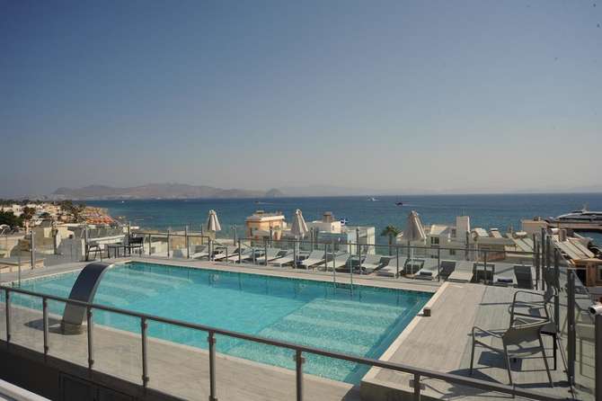 vakantie-naar-Astron Suites-mei 2025