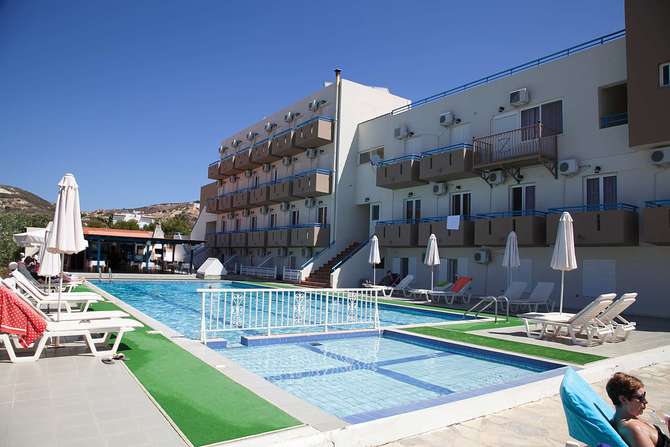 vakantie-naar-Athinoula Hotel-mei 2025