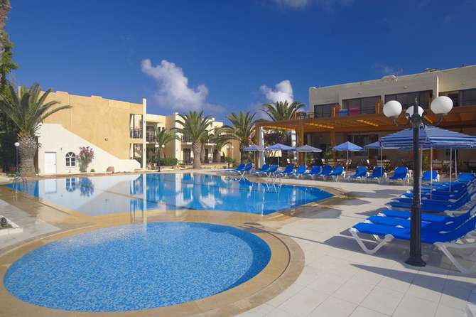 vakantie-naar-Atlantis Beach Hotel-mei 2024