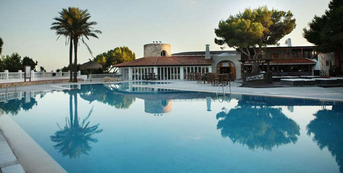 vakantie-naar-Azuline Club Cala Martina Ibiza-april 2024