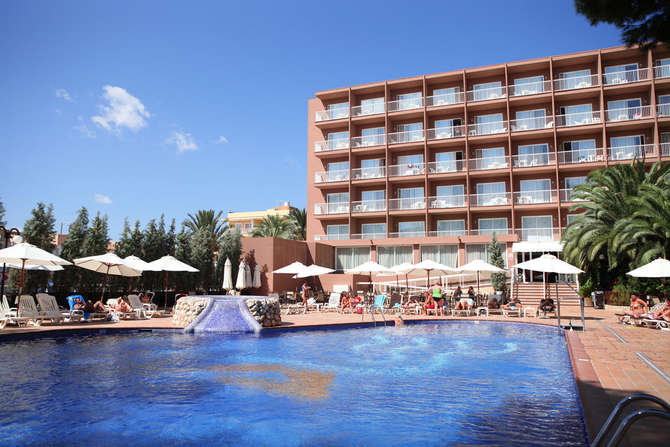 vakantie-naar-Azuline Hotel Coral Beach-mei 2025