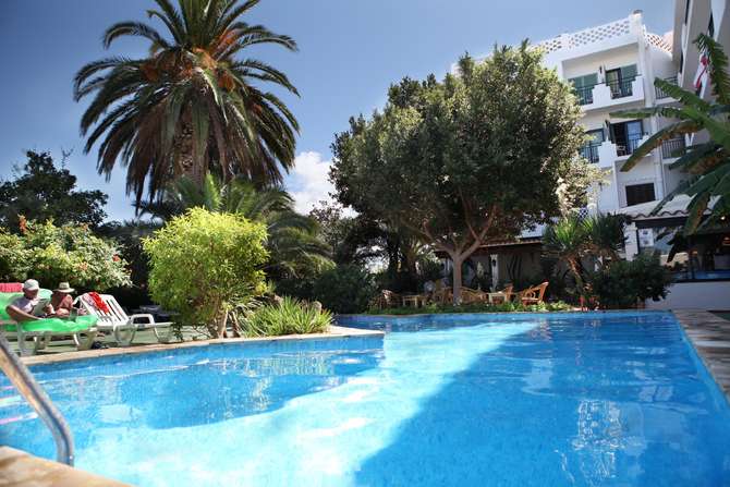 vakantie-naar-Azuline Hotel Galfi-mei 2025