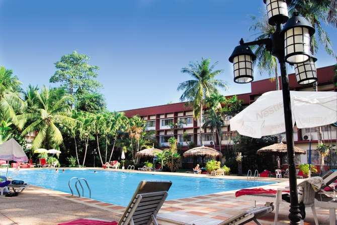 vakantie-naar-Basaya Beach Hotel Resort-april 2024