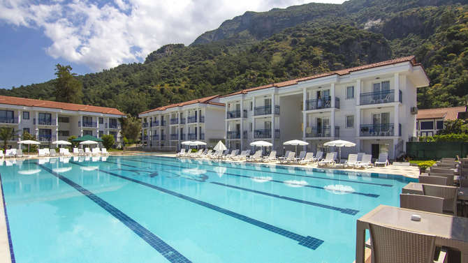 vakantie-naar-Belcekum Beach Hotel-mei 2025