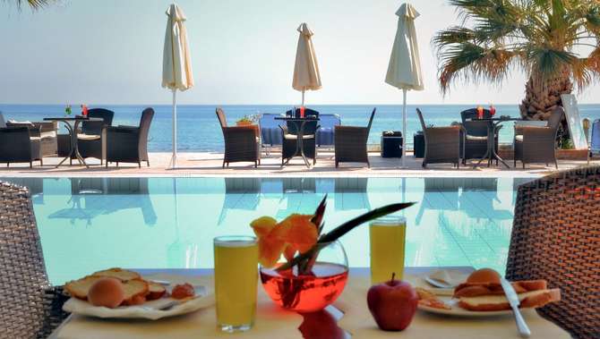 vakantie-naar-Belussi Beach Hotel-augustus 2025