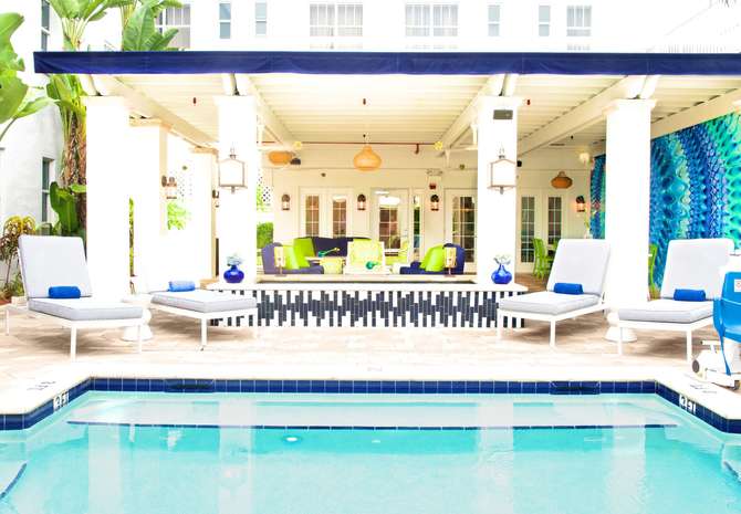 vakantie-naar-Blue Moon Hotel Miami South Beach-april 2024
