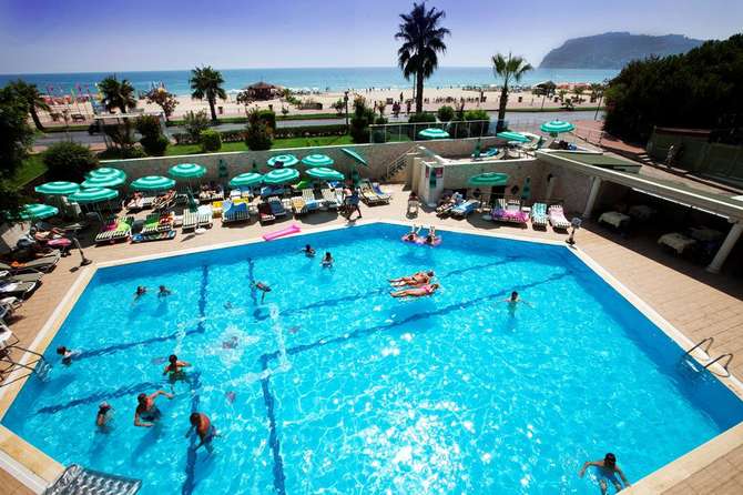 vakantie-naar-Blue Sky Hotel Suite-mei 2025