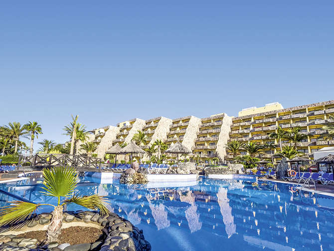 vakantie-naar-Bluebay Beach Club-mei 2025