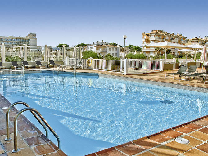 vakantie-naar-Bq Apolo Hotel-mei 2025