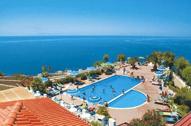 vakantie-naar-Calispera Hotel Villaggio-mei 2025