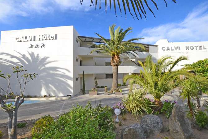vakantie-naar-Calvi Hotel-mei 2025