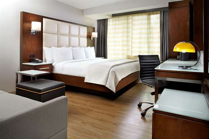 vakantie-naar-Cambria Hotel Suites New York-mei 2025