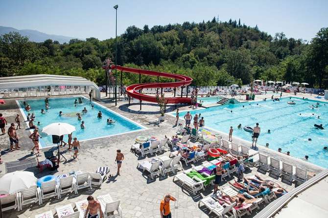 vakantie-naar-Camping Norcenni Girasole Club-mei 2024