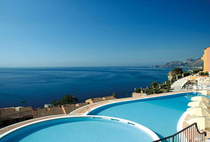 vakantie-naar-Capo Dei Greci Taormina Bay Hotel Spa-april 2024